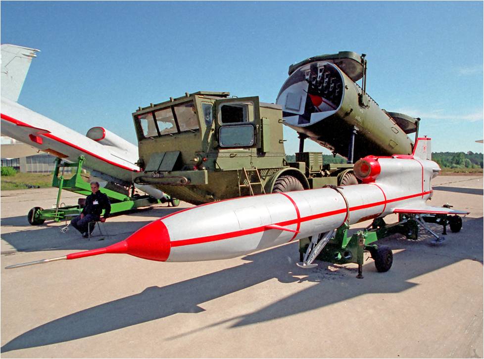 A DR-3 Reconnaissance UAV seen at Zhukovskiy Airbase, Russia. (Photo: Zaloga/Jane’s Intelligence Review)