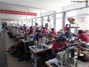 Chinese companies start outsourcing production to North Korea, since labor costs are rising sharply. (Photo: Rüdiger Frank)