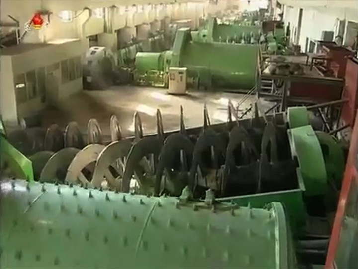 Inside the dressing plant. (Photo: Korea)