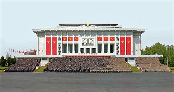 7th Party Congress participants pose for a commemorative photo in May 2016. (Photo: KCNA)