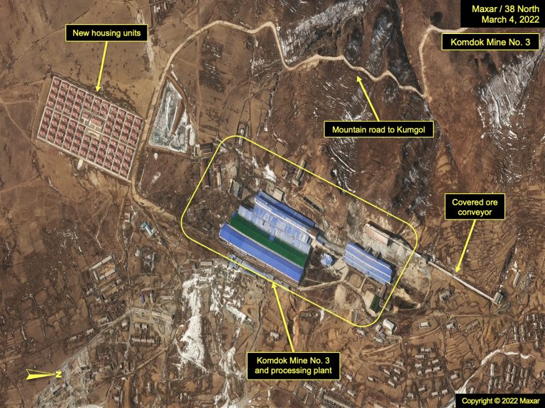 Figure 8b. Example of plateau-based housing. Copyright © 2022 Maxar.